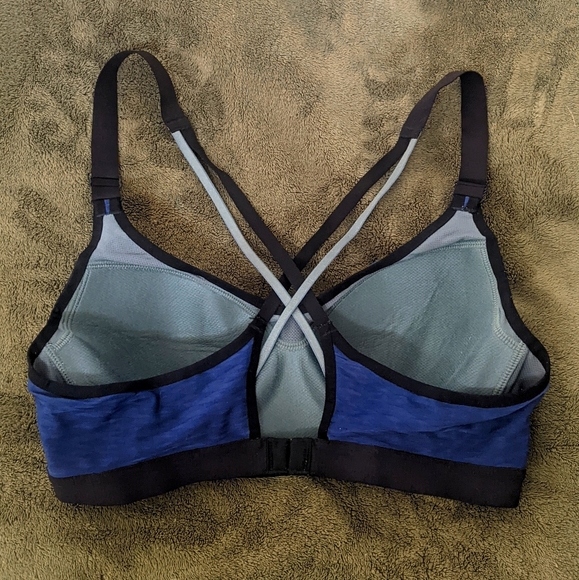 Victoria Secret sports bra - Picture 2 of 7